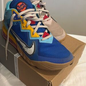 Nike LeBron 18 Low x Space Jam "Wile E. Coyote x Roadrunner" sneakers